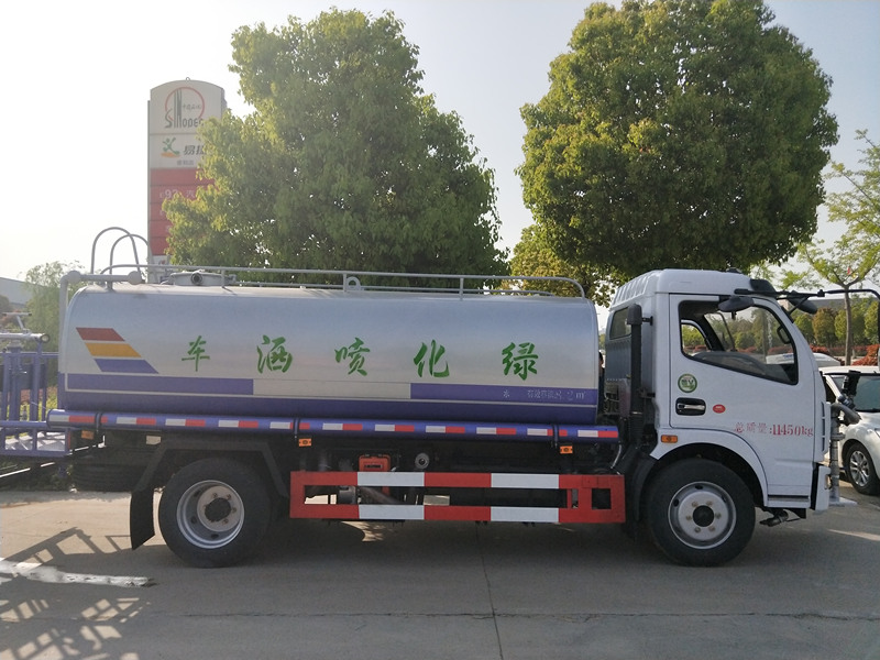 10吨洒水车